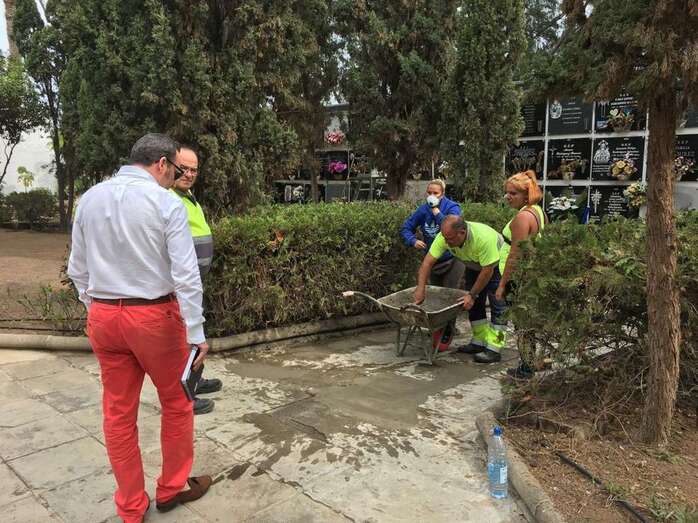 Imagen de archivo de obras de acondicionamiento en el cementerio de San Juan (Foto TA)